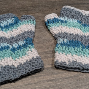 Colour variegated fingerless gloves